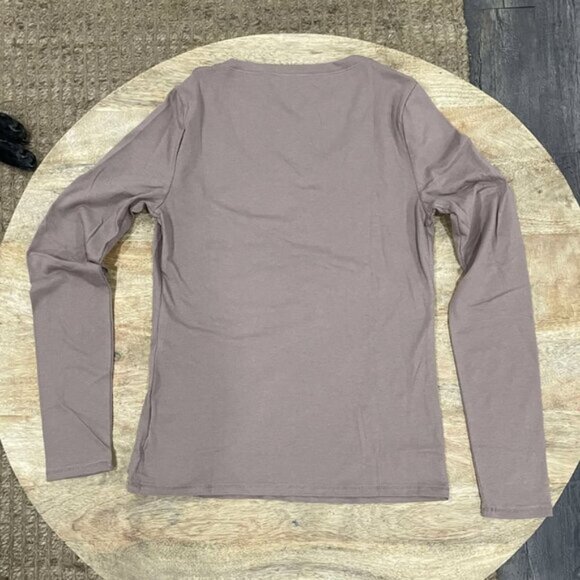 New: M Women's Mauve Scoop Neck Tee - Picture 2 of 2